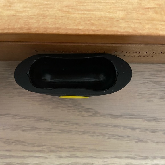 Luna air pod case for 1st or 2nd generation air pods - Picture 4 of 8